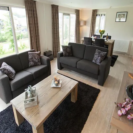 Spacious With Pool Chalet West-Graftdijk