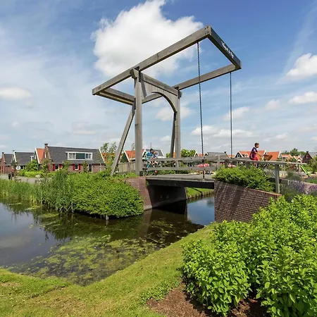 Spacious With Pool West-Graftdijk